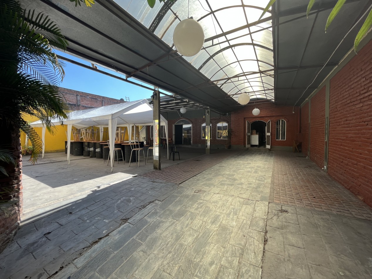 VENTA IMPORTANTE PROPIEDAD DE 28X40 EN  MARCOS PAZ 2000