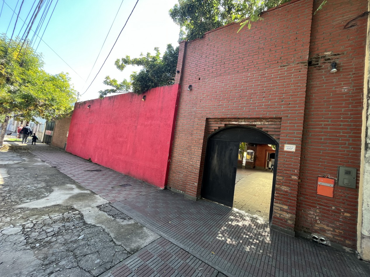 VENTA IMPORTANTE PROPIEDAD DE 28X40 EN  MARCOS PAZ 2000