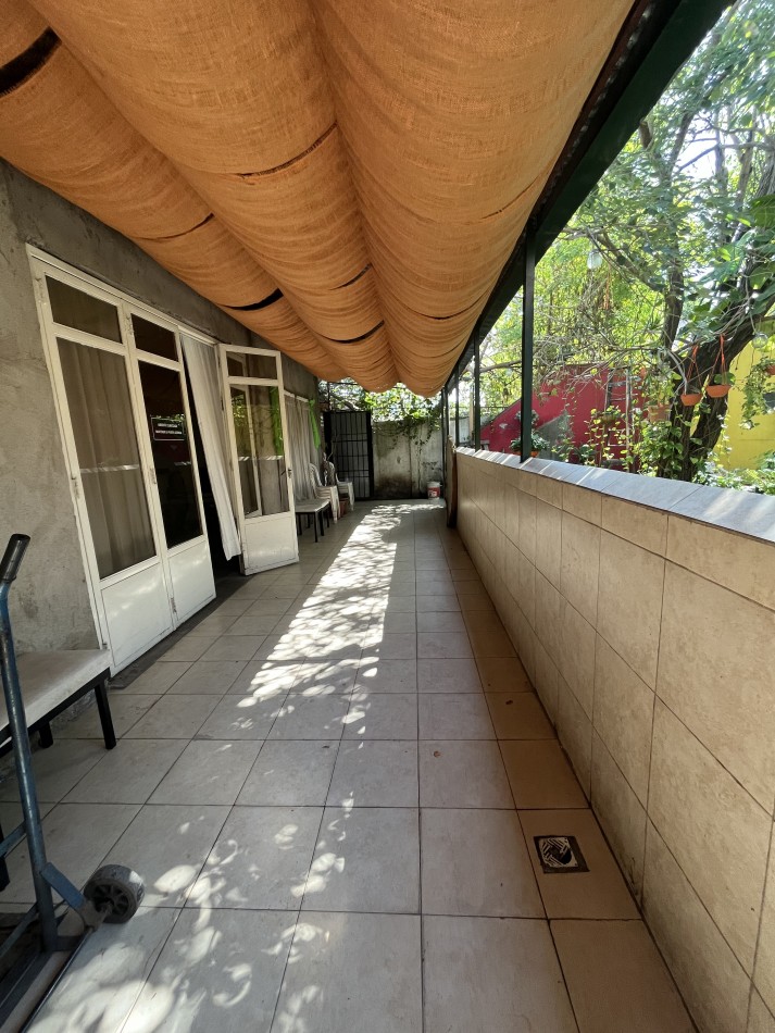 VENTA IMPORTANTE PROPIEDAD DE 28X40 EN  MARCOS PAZ 2000