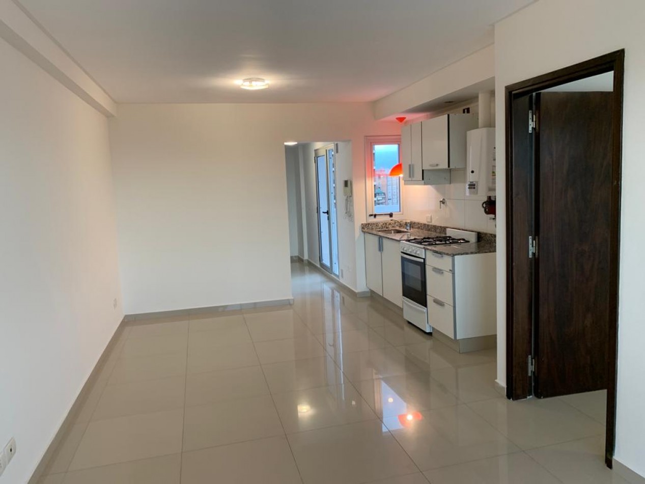 DEPARAMENTO 1 DORMITORIO EN VENTA, CON COCHERA