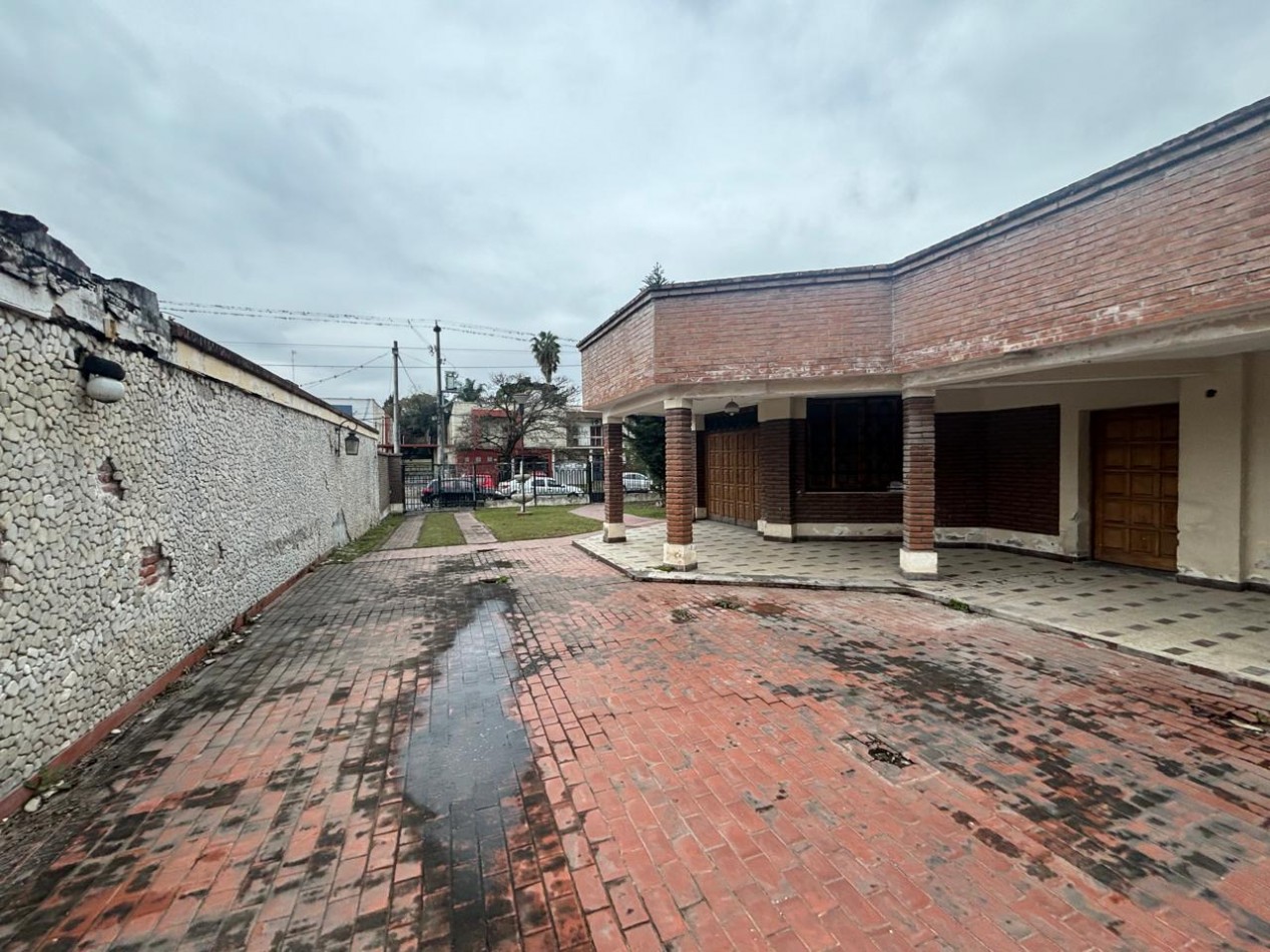 SE COMERCIALIZA CASA A 30MTS DE AV. MATE DE LUNA 4300