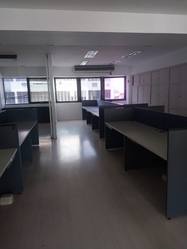 ALQUILER  OFICINA DE 240 M2 8 PRIVADOS  SAN MARTIN 600