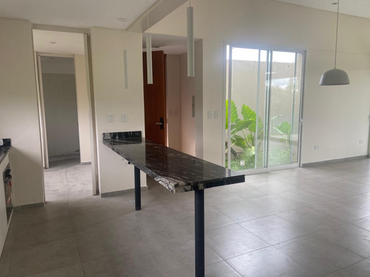 CASA A ESTRENAR EN VENTA B. PRIVADO SOLANO VERA