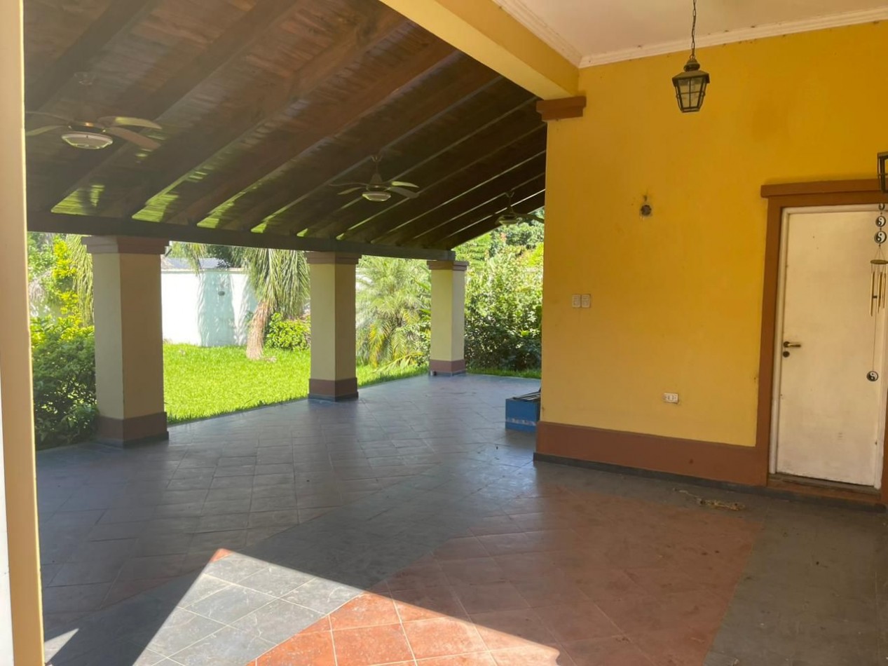 IMPECABLE CASA EN VENTA YB, INMEJORABLE ZONA!