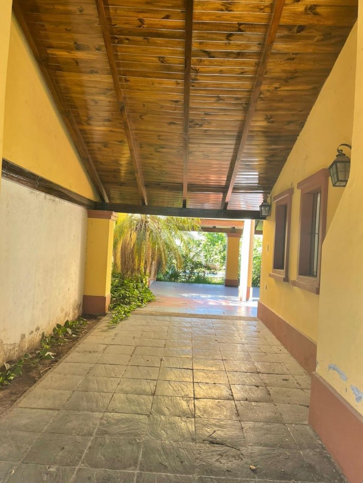 IMPECABLE CASA EN VENTA YB, INMEJORABLE ZONA!