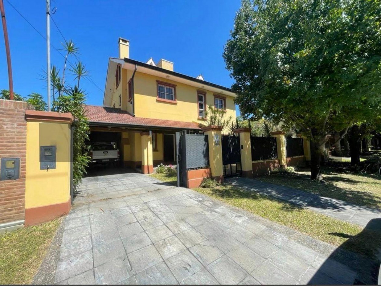 IMPECABLE CASA EN VENTA YB, INMEJORABLE ZONA!