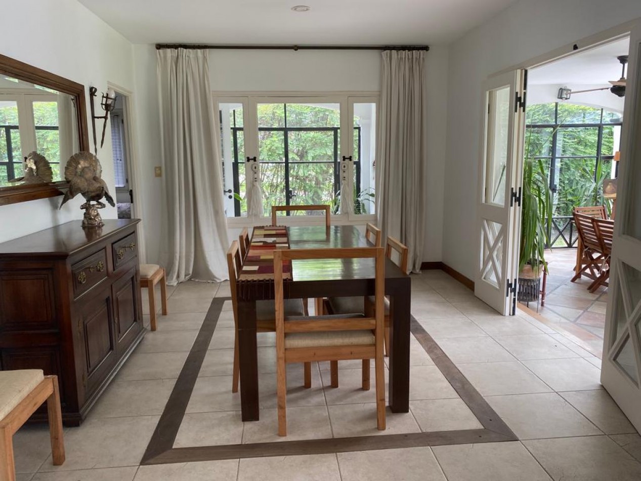 VENTA CASA BARRIO PRIVADO ZONA AVENIDA PERON , YB.