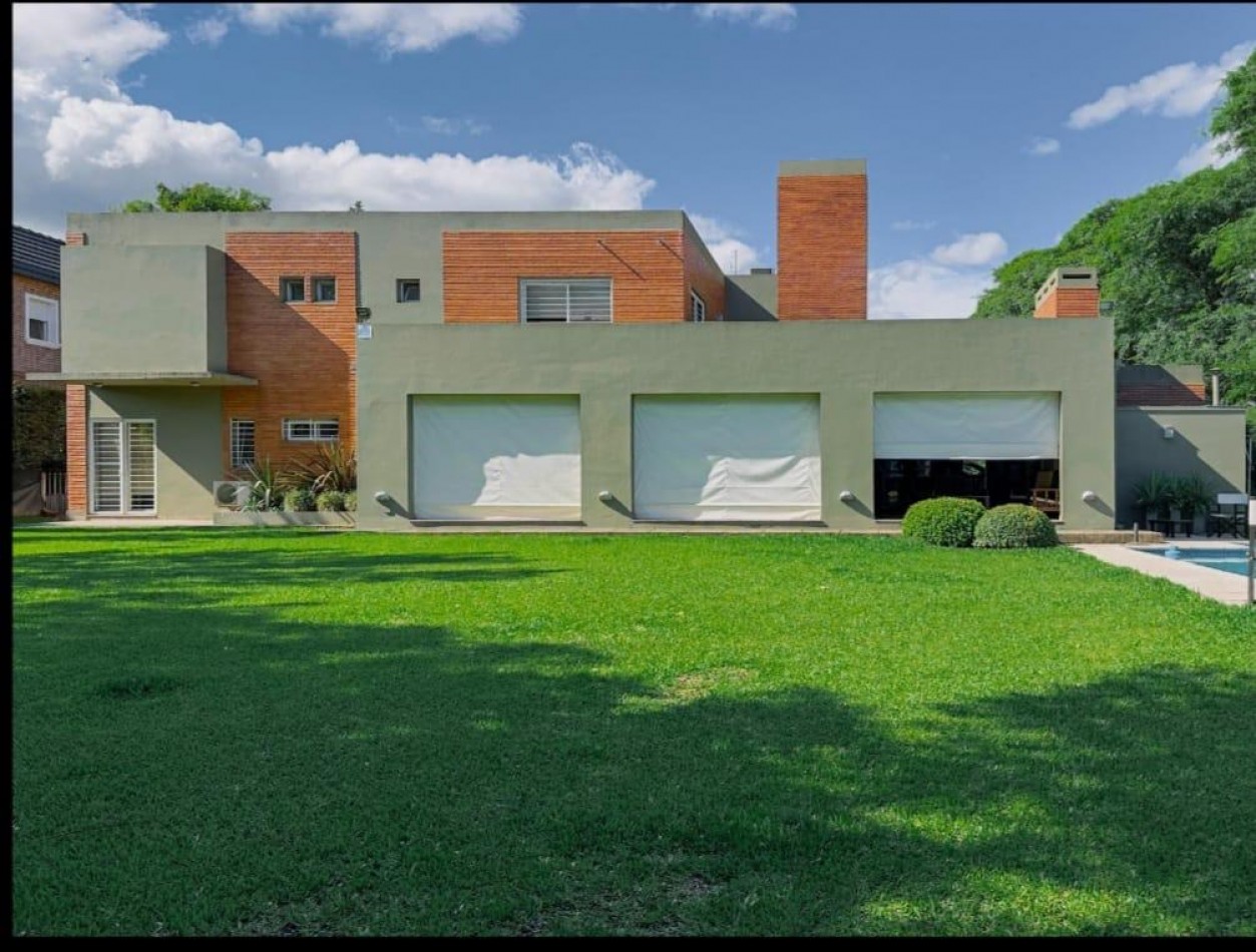 CASA EN VENTA DE PRIMER NIVEL EN LOS OLIVOS