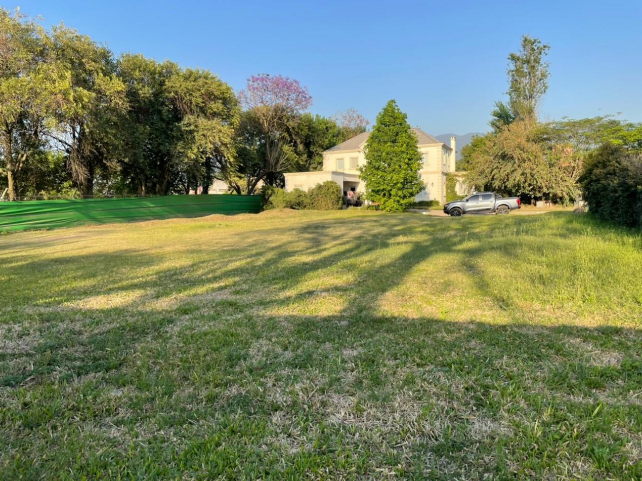 TERRENO EN VENTA EN COUNTRY LA CAÑADA