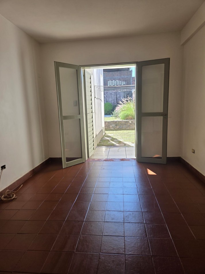 OPORTUNIDAD CASA VENTA ZONA BARRIO BERNEL YERBA BUENA