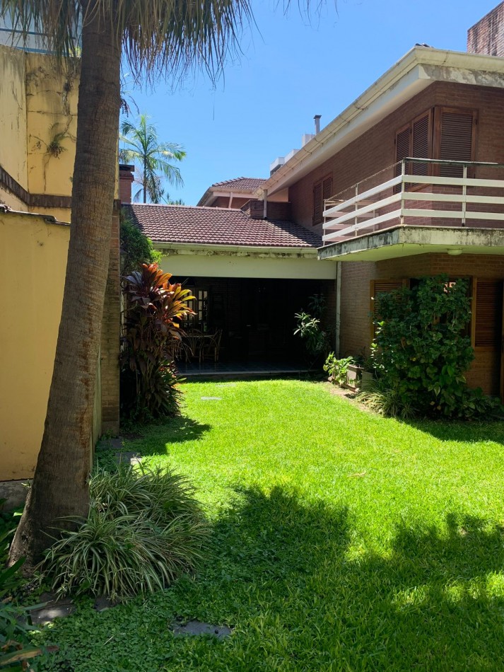 EN VENTA CASA BARRIO NORTE