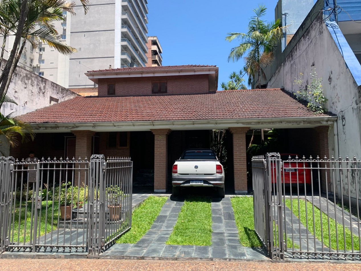 EN VENTA CASA BARRIO NORTE