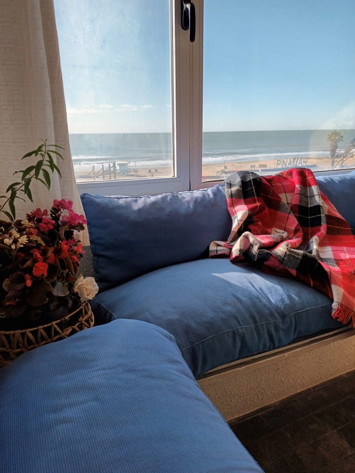 VENTA PINARMAR TRIPLEX FRENTE AL MAR