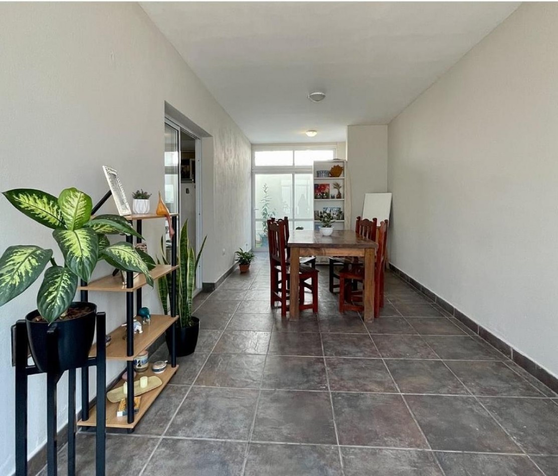 VENTA DUPLEX EN COMPLEJO CERRADO YERBA BUENA
