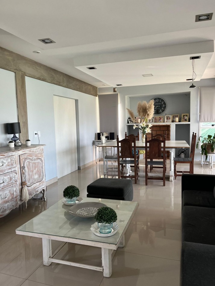 VENTA CASA EN BARRIO PRIVADO Y.B SOBRE MARTIN FIERRO