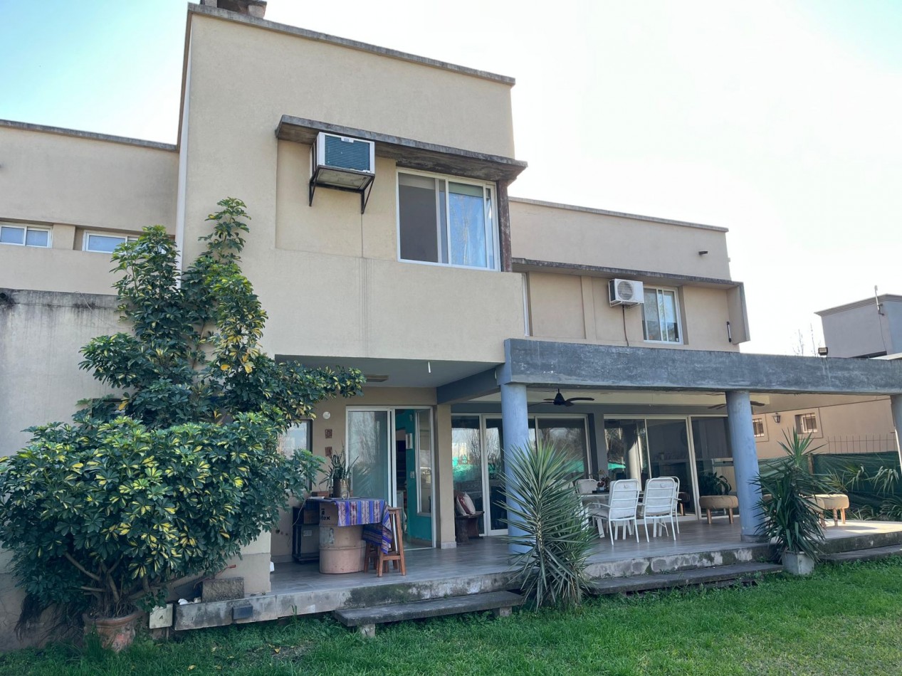 VENTA CASA EN BARRIO PRIVADO Y.B SOBRE MARTIN FIERRO