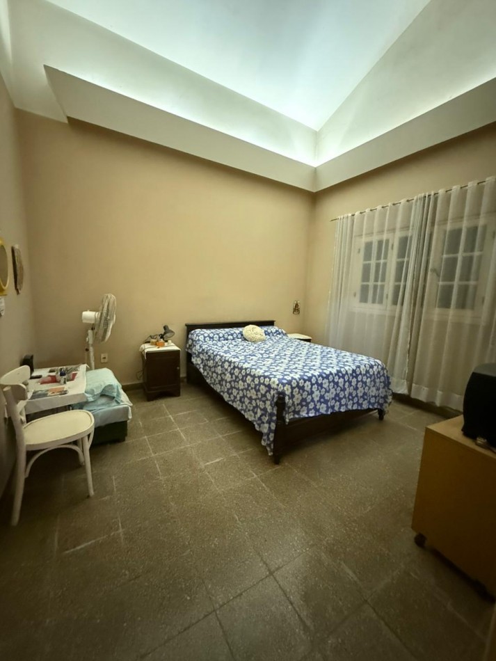 CASA EN VENTA CON POTENCIAL COMERCIAL, YB