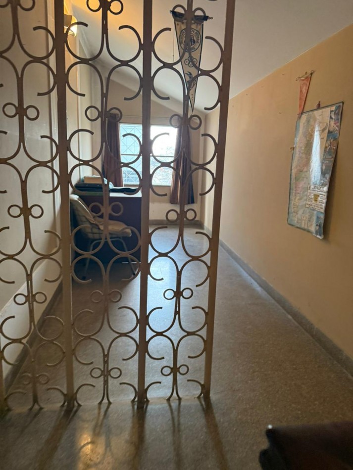 CASA EN VENTA CON POTENCIAL COMERCIAL, YB