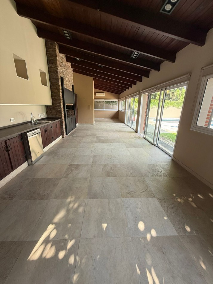 VENTA CASERON EN INMEJORABLE ZONA YERBA BUENA