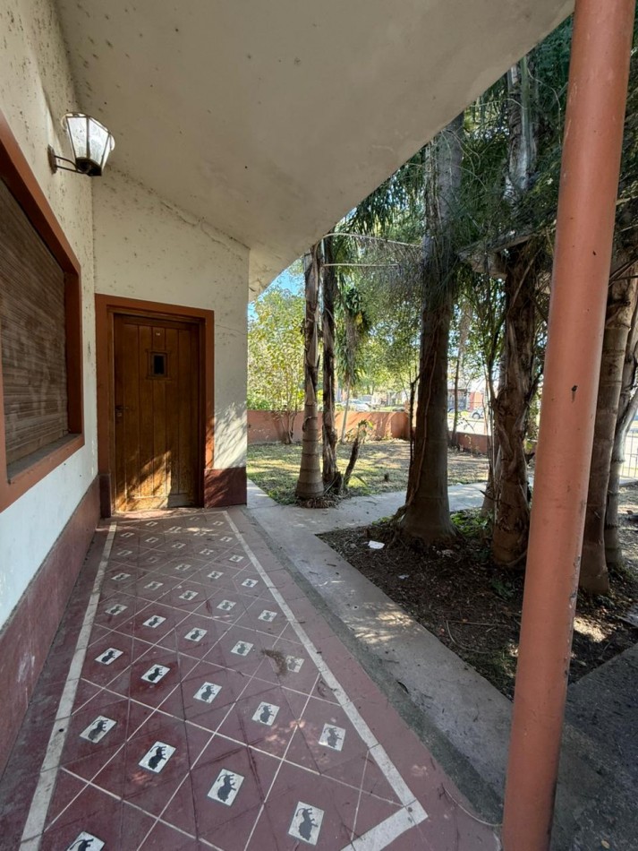 CASA EN VENTA SOBRE AV. ACONQUIJA 4600!!