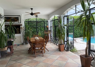 VENTA CASA BARRIO PRIVADO ZONA AVENIDA PERON , YB.