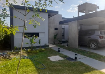 IMPECABLE CASA EN VENTA EN B. PRIVADO, YB 