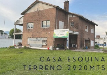 COMERCIALIZA IMPORTANTE CASA ESQUINA SOBRE MATE DE LUNA 4205