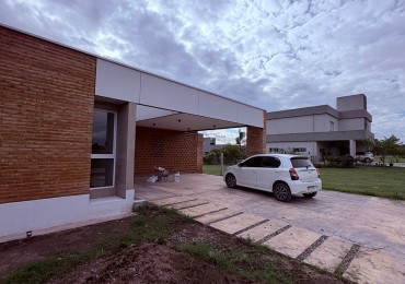 VENTA A ESTRENAR CASA EN LA RESERVA 1